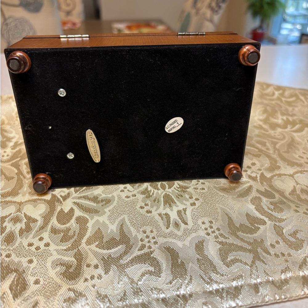 Religious Keepsake Music Box - Picture 6 of 8